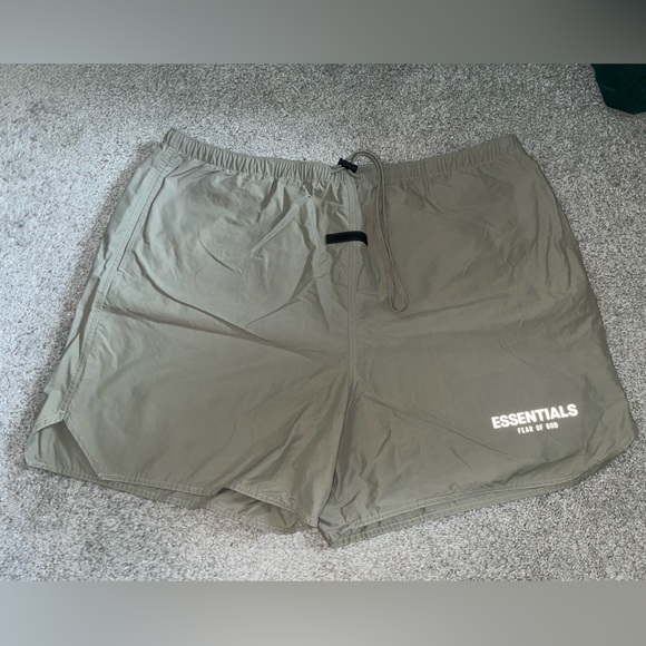 ‼️ Essentials Fear of God Nylon Shorts - Size 2XL - Picture 1 of 7